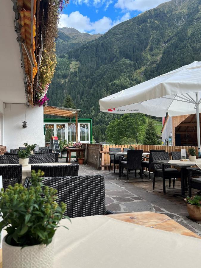 ניוסטיפט אים סטובאיטל Hotel Waldcafe מראה חיצוני תמונה